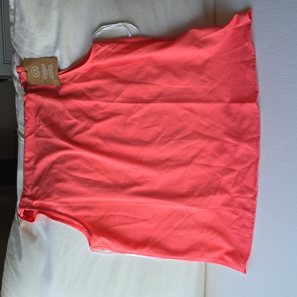 Vero Moda Size S Coral Crepe Blouse NWT